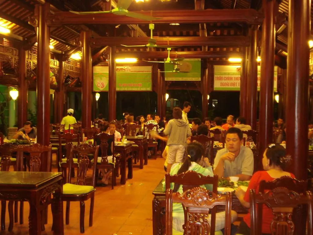 Ngoi Nha Xanh Hotel location